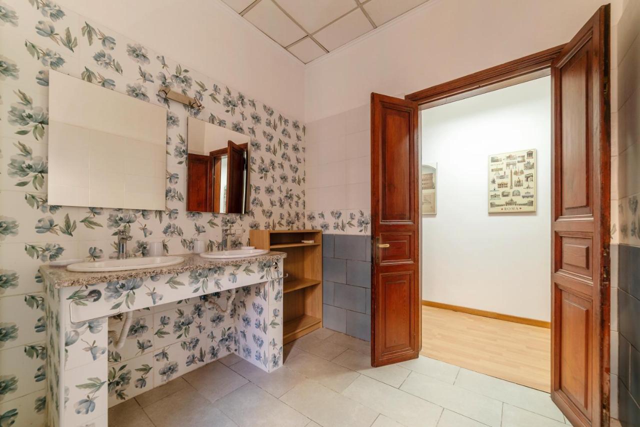Residence Borgognoni Apartments Rome Exterior photo
