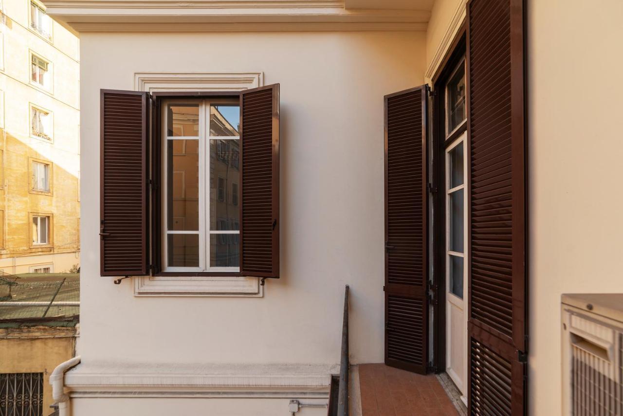 Residence Borgognoni Apartments Rome Exterior photo