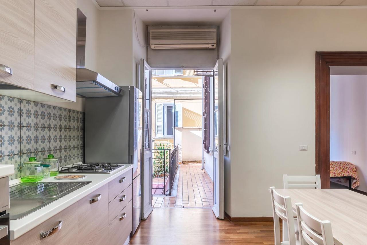 Residence Borgognoni Apartments Rome Exterior photo