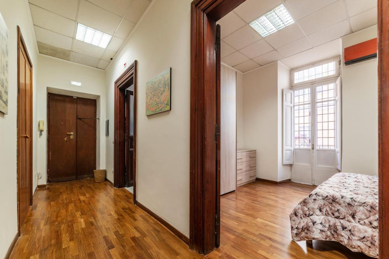 Residence Borgognoni Apartments Rome Exterior photo