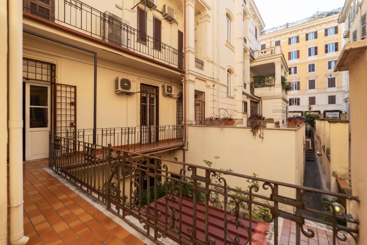 Residence Borgognoni Apartments Rome Exterior photo