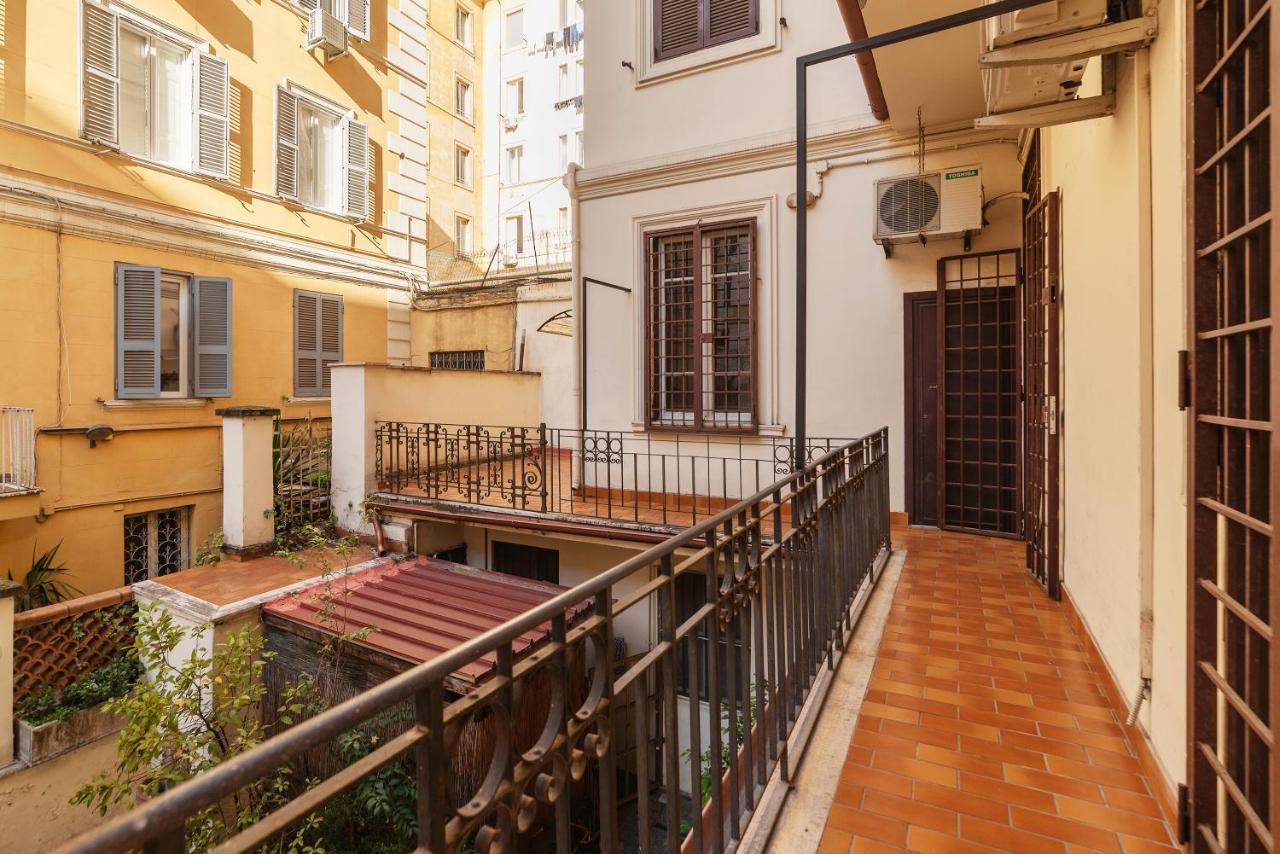 Residence Borgognoni Apartments Rome Exterior photo